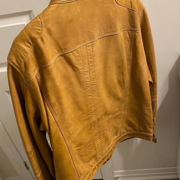 Brand New Tan Genuine leather mens jacket from Danier Leather - Picture 3 of 16